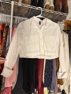 H&M Cropped White Button-Front Shirt
